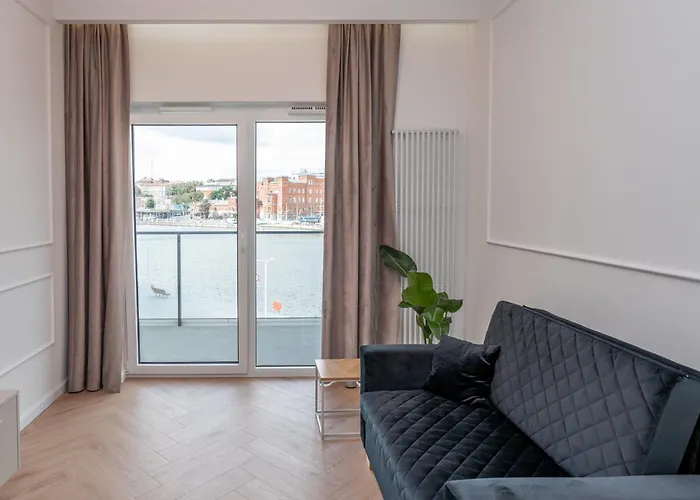 Bulwary Nad Odra Z Widokiem Na Rzeke Odre I Prywatnym Miejscem Parkingowym Apartment