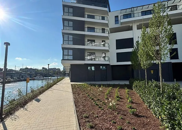 Bulwary Nad Odra Z Widokiem Na Rzeke Odre I Prywatnym Miejscem Parkingowym Apartment *